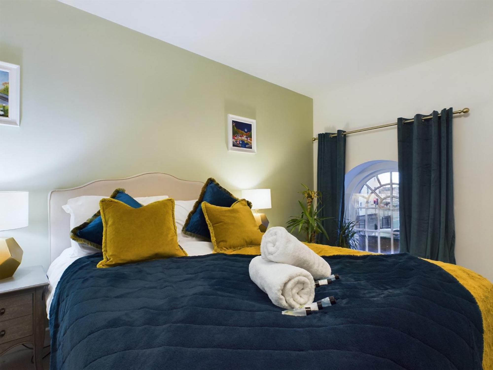 Apartamento Modern Duplex Central Free Parking Wi-Fi Cheltenham Exterior foto