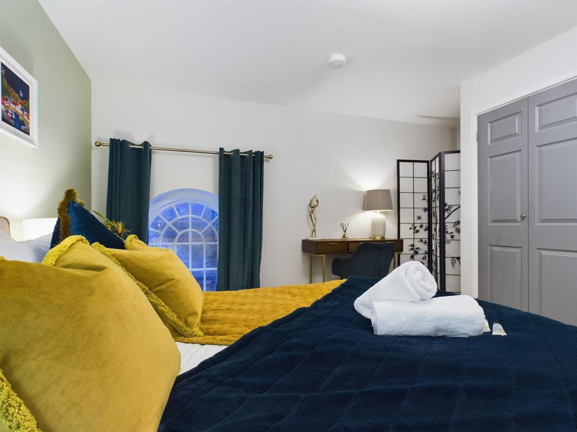 Apartamento Modern Duplex Central Free Parking Wi-Fi Cheltenham Exterior foto